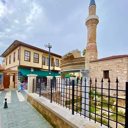 Necip Bey Konagi Homestay szállás *