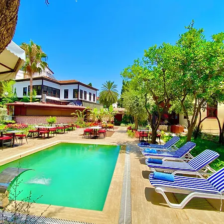 Necip Bey Konagi בית אירוח *