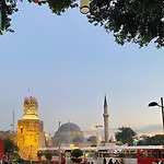 Gazde/Camere de închiriat Necip Bey Konagi *