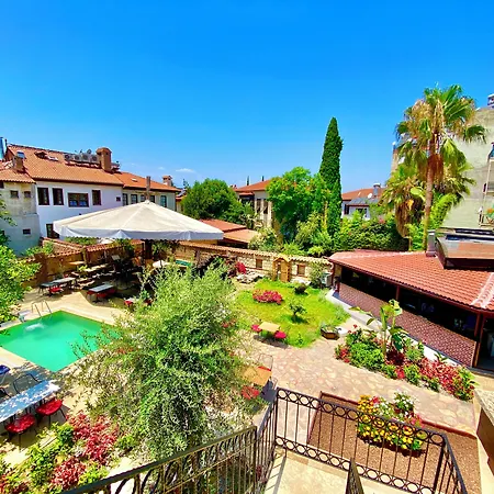 Gazde/Camere de închiriat Necip Bey Konagi Antalya